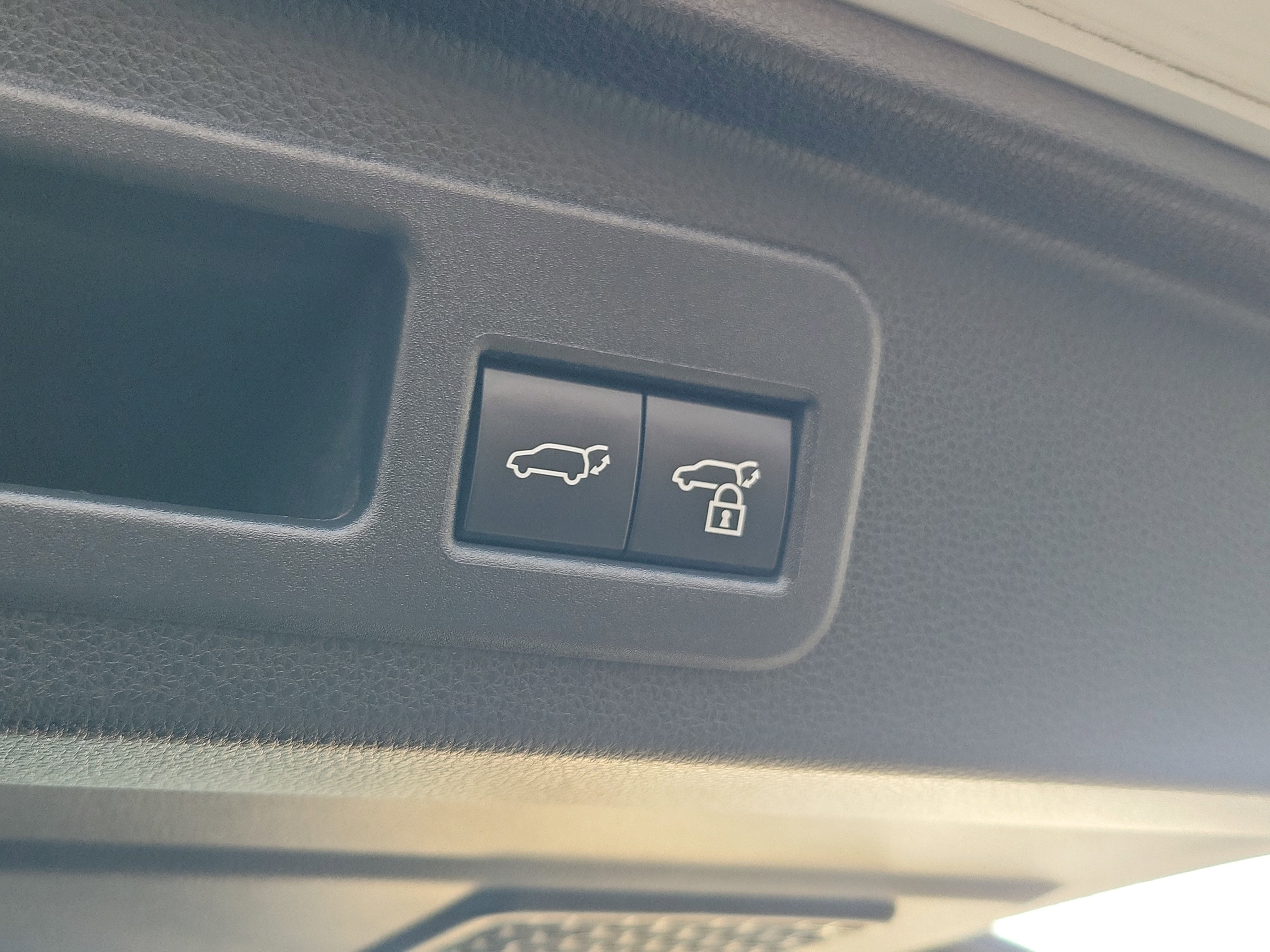 Certified 2025 Toyota 4Runner TRD Off-Road Premium image 11