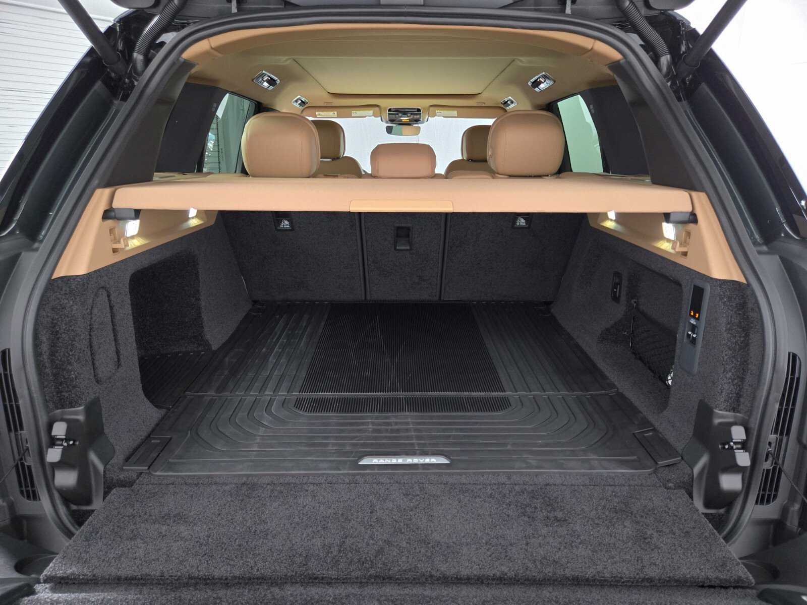 New 2026 Land Rover Range Rover SE AWD/4WD image 15