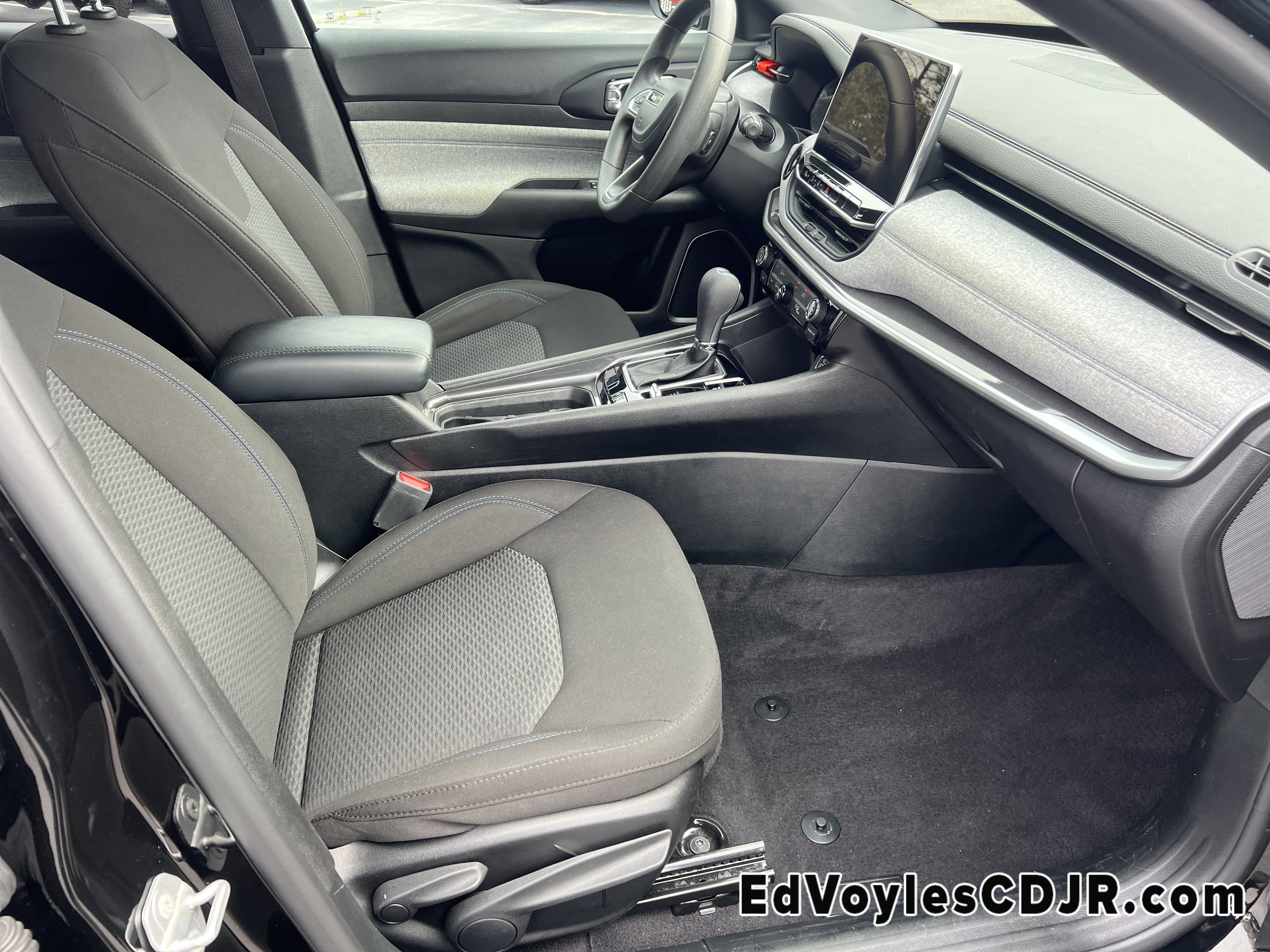 Used 2023 Jeep Compass Sport image 16