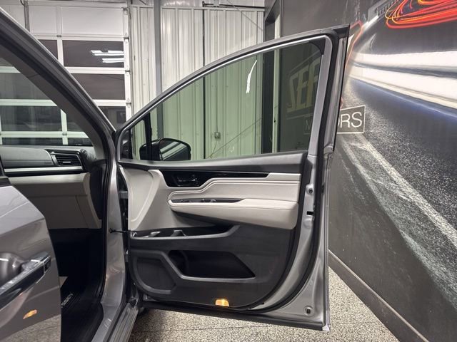 Used 2023 Honda Odyssey Touring image 29