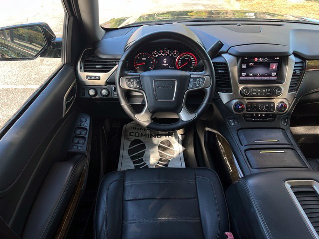 Used 2015 GMC Yukon Denali w/ Premium Package AWD/4WD image 31