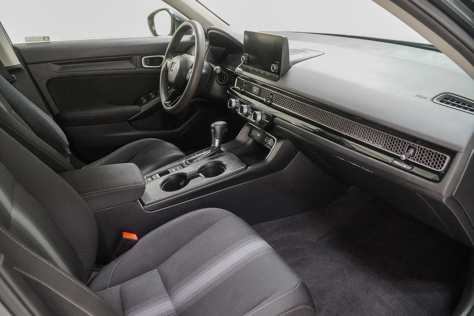 Used 2023 Honda Civic LX image 31