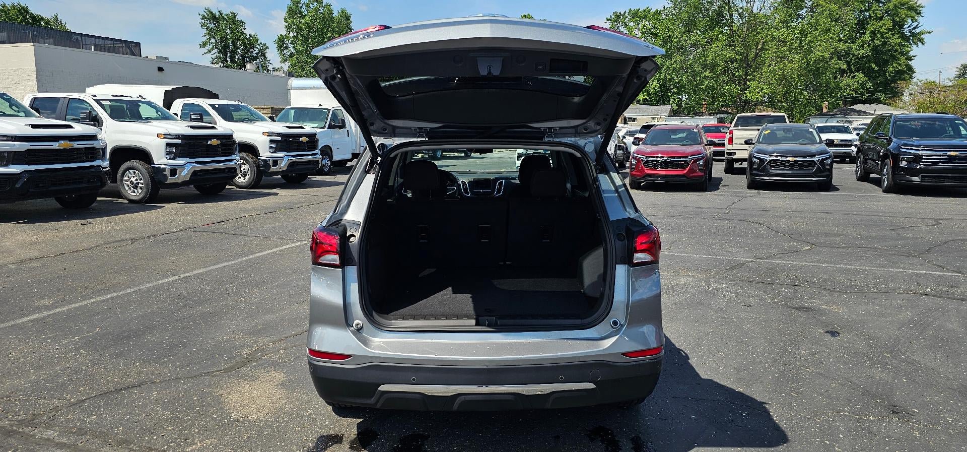 Used 2024 Chevrolet Equinox LT FWD image 7