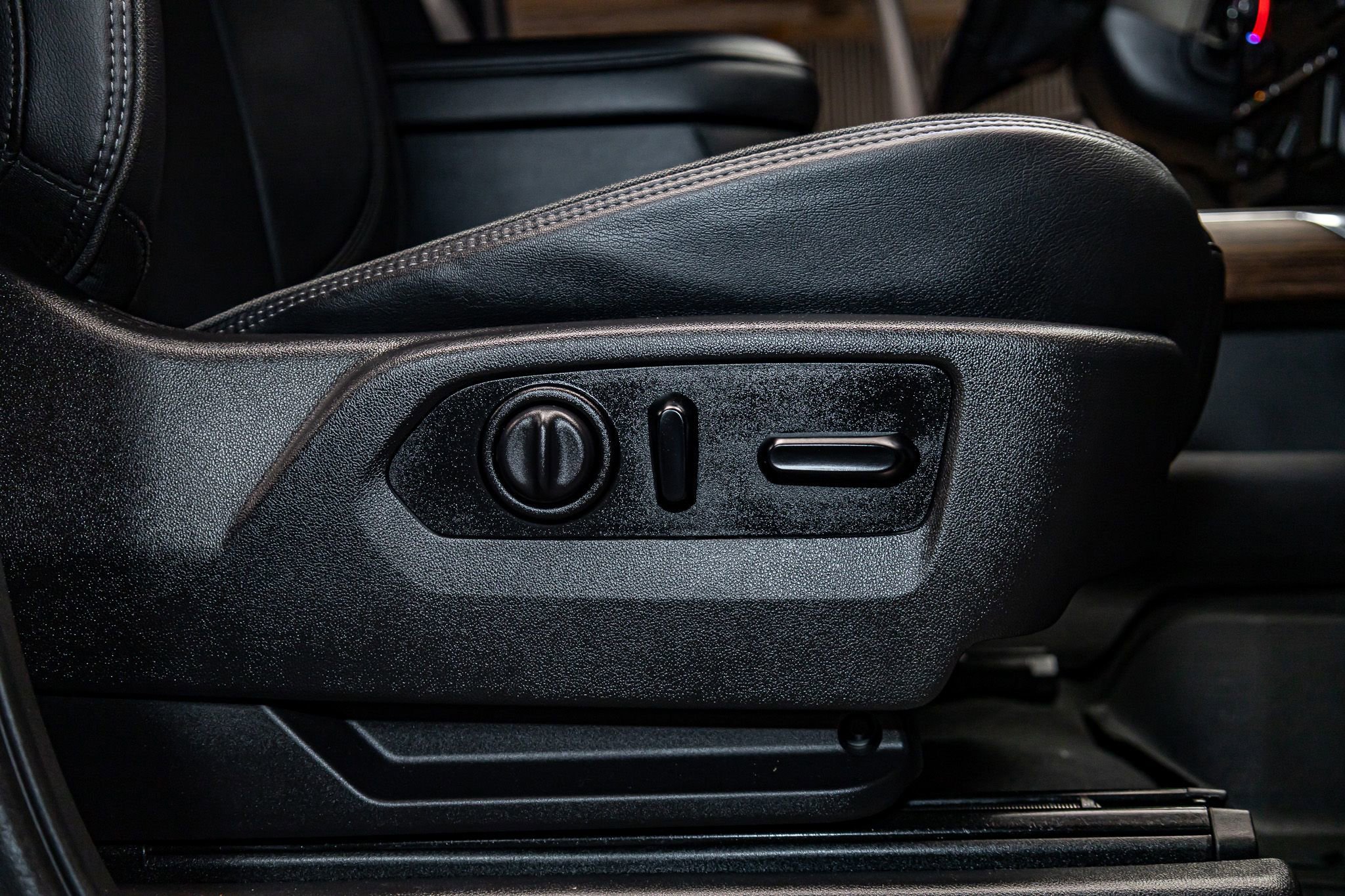 Used 2021 Chevrolet Silverado 3500 High Country image 23