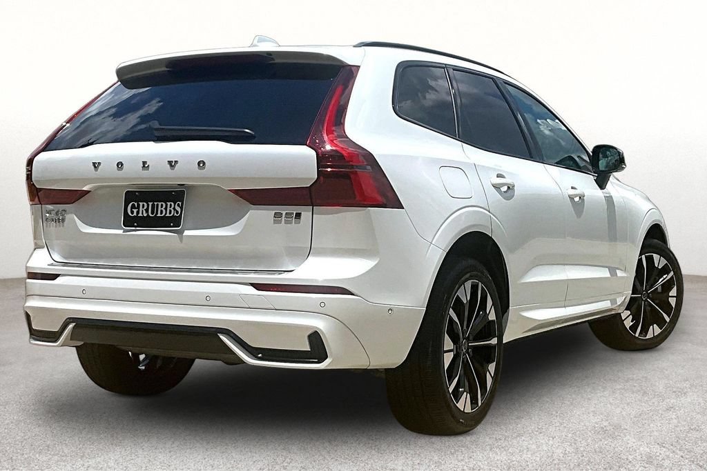 Used 2026 Volvo XC60 B5 Plus AWD/4WD image 2