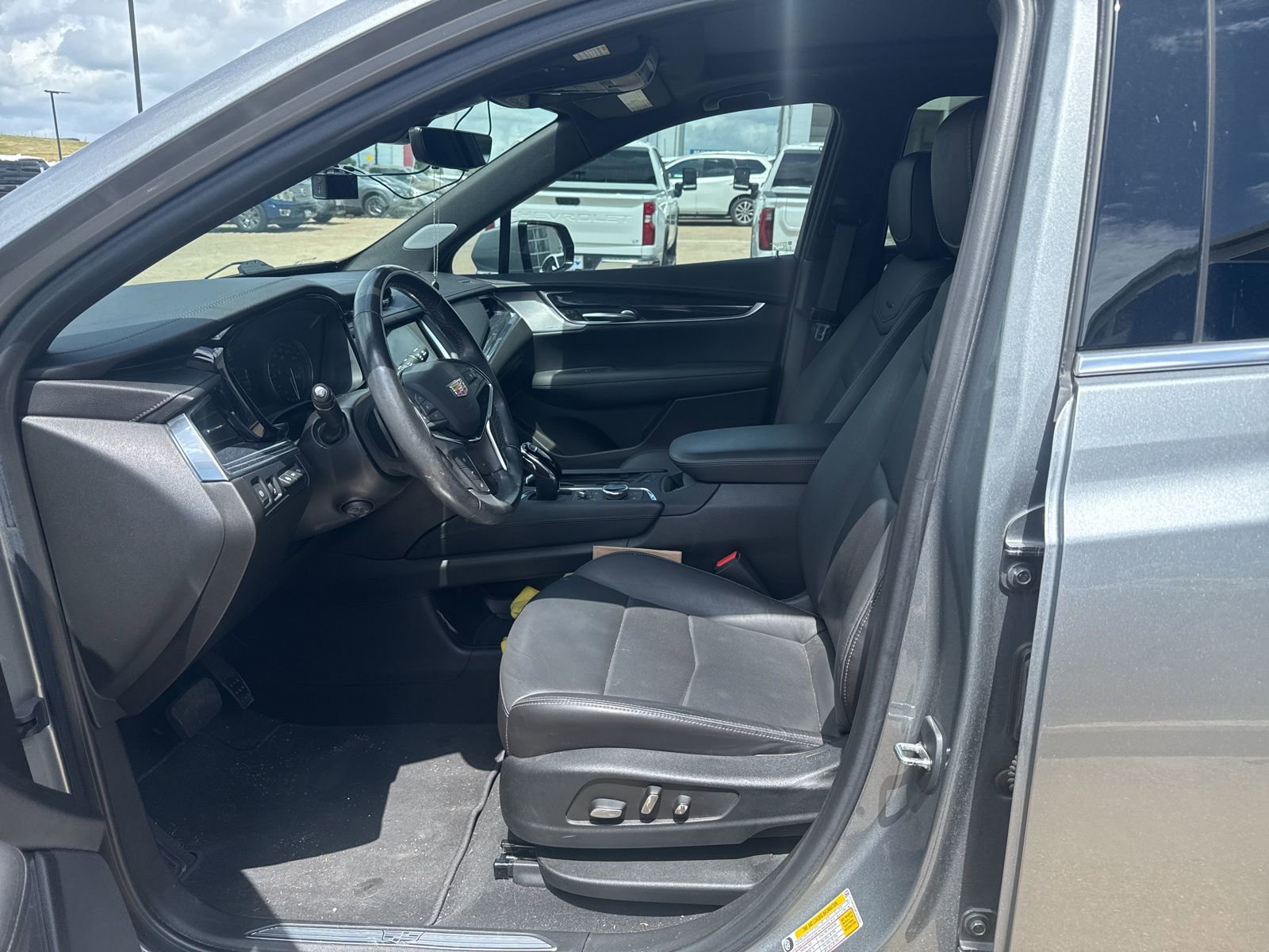 Used 2023 Cadillac XT5 Premium Luxury w/ Technology Package image 9