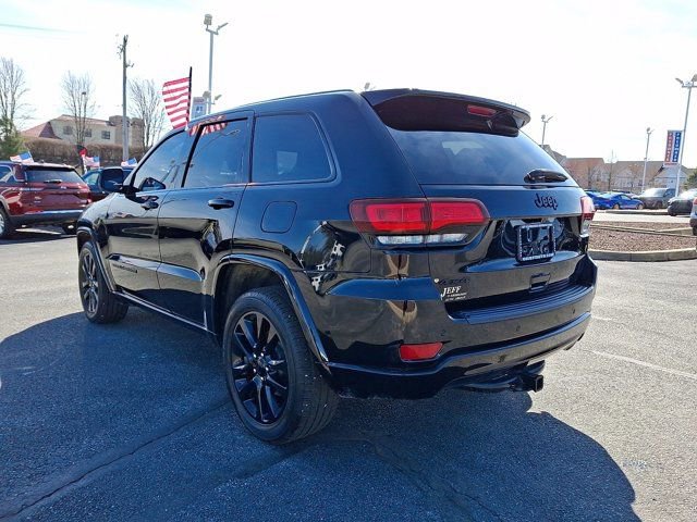 Certified 2018 Jeep Grand Cherokee Altitude AWD/4WD image 4