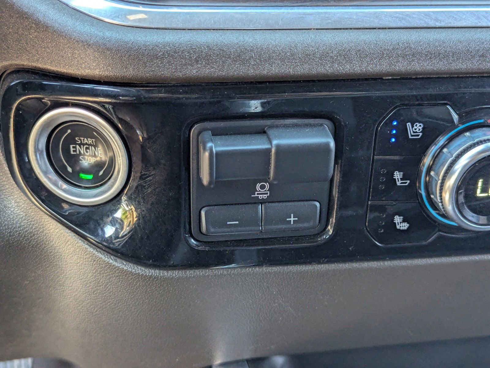 Used 2024 GMC Sierra 2500 SLT w/ SLT Premium Package image 30