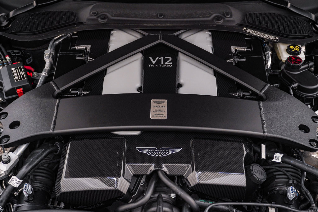 New 2026 Aston Martin Vanquish Convertible RWD image 37
