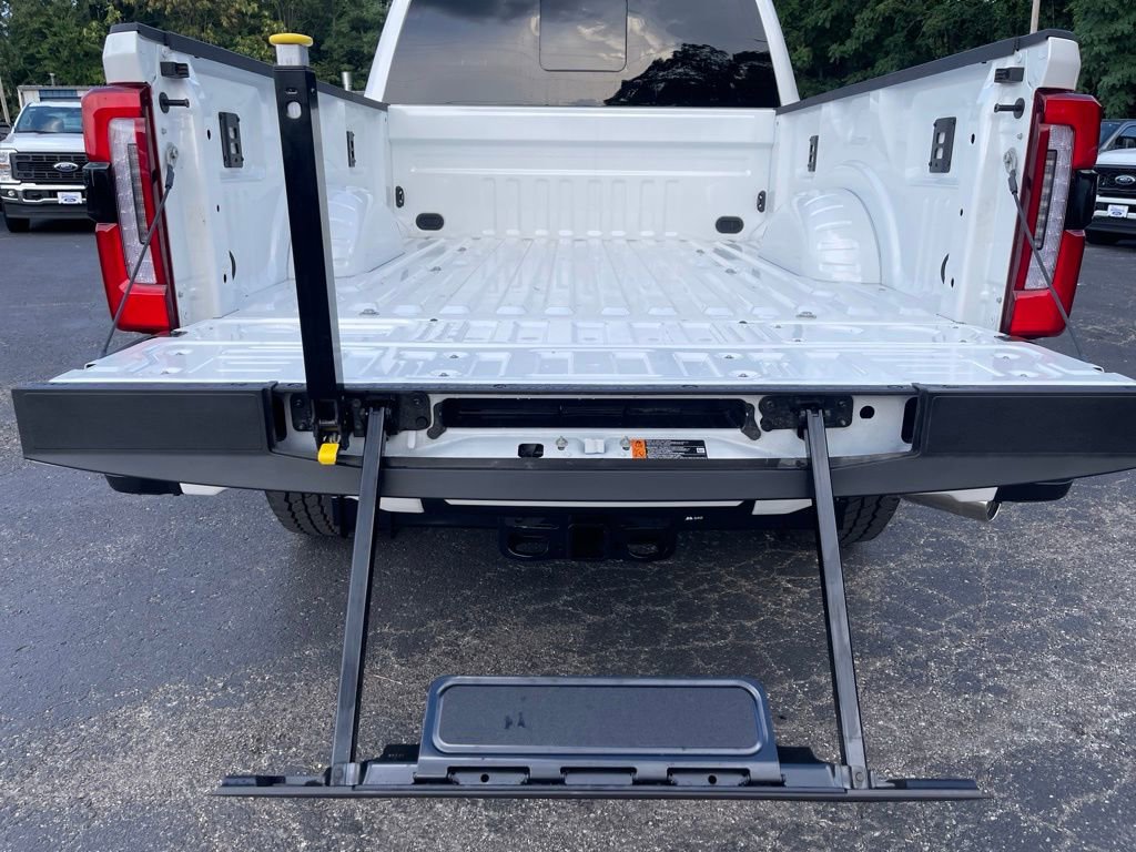 New 2025 Ford F350 Platinum w/ FX4 Off-Road Package image 51