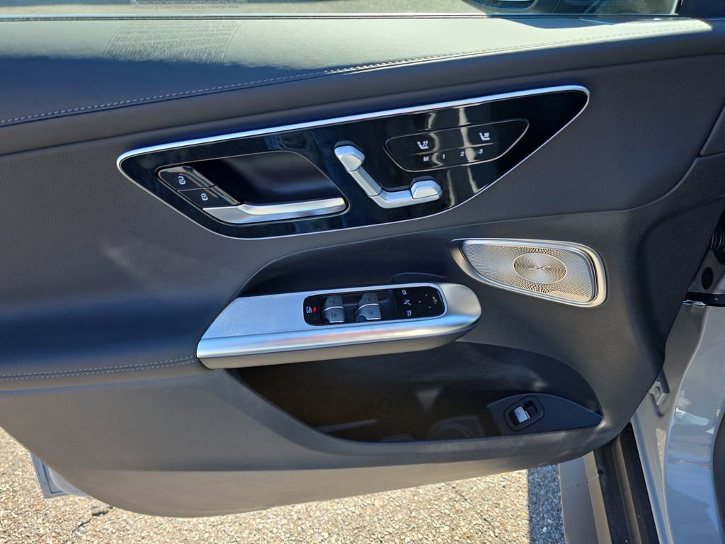 New 2026 Mercedes-Benz GLC 300 4MATIC image 11
