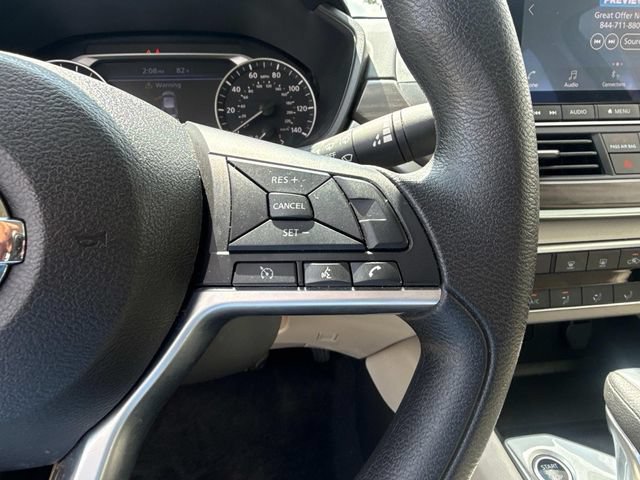 Used 2025 Nissan Altima 2.5 SV FWD image 30