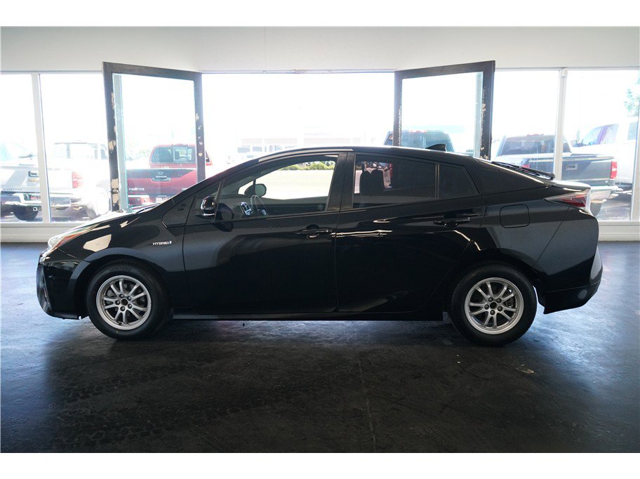 Used 2017 Toyota Prius Two image 4