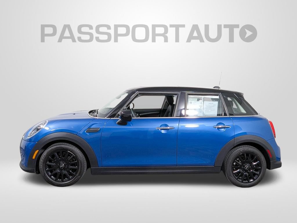 Used 2022 MINI Cooper 4-Door Hardtop FWD image 2