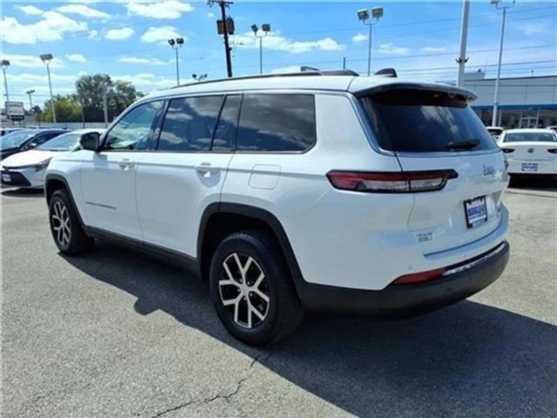 Used 2024 Jeep Grand Cherokee L Limited w/ Luxury Tech Group II image 40