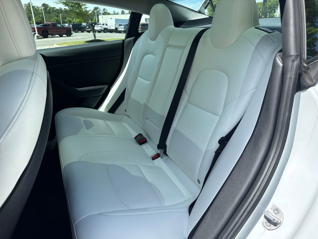 Used 2022 Tesla Model 3 Long Range AWD/4WD image 30