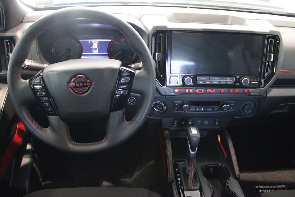 Used 2025 Nissan Frontier PRO-4X w/ Pro Convenience Package AWD/4WD image 6