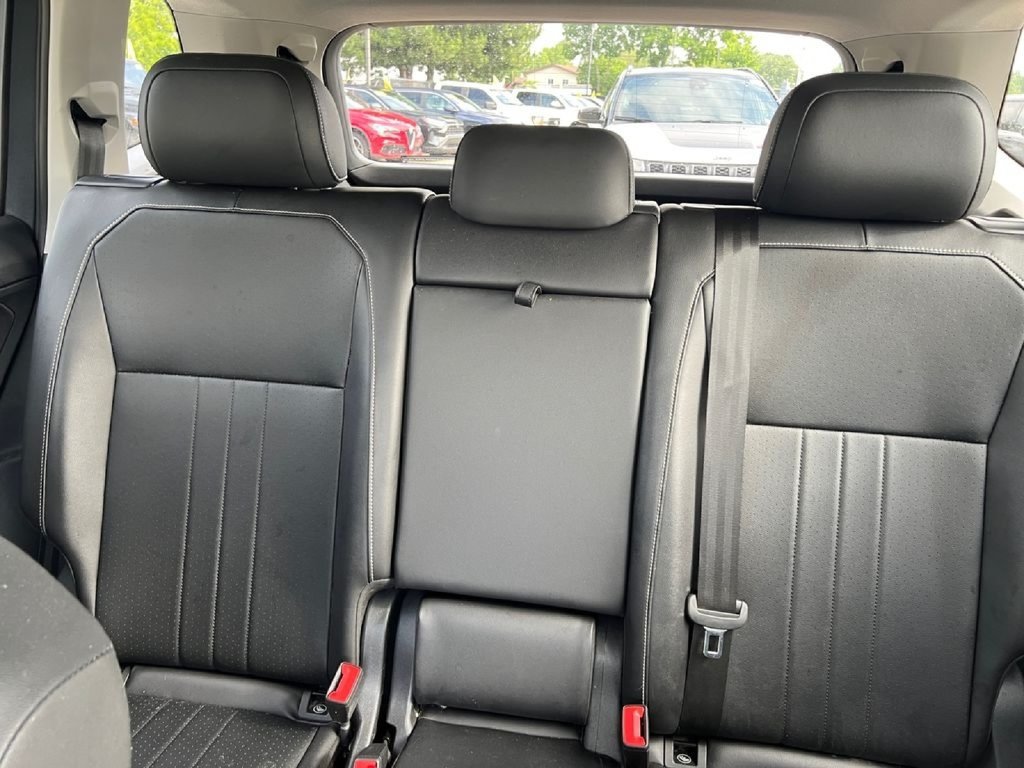 Used 2024 Volkswagen Tiguan SE FWD image 35
