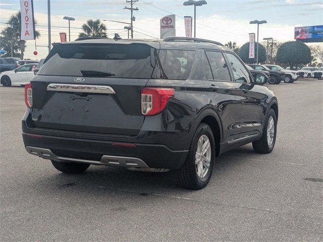 Used 2024 Ford Explorer XLT w/ Equipment Group 202A image 3