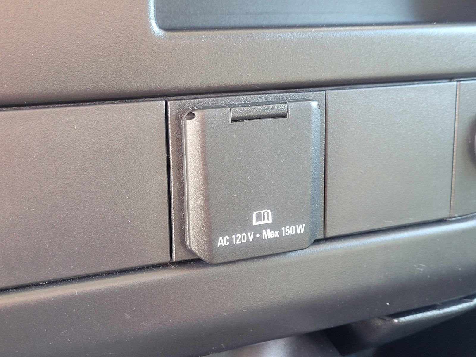 Used 2023 GMC Savana 2500 w/ Driver Convenience Package image 24