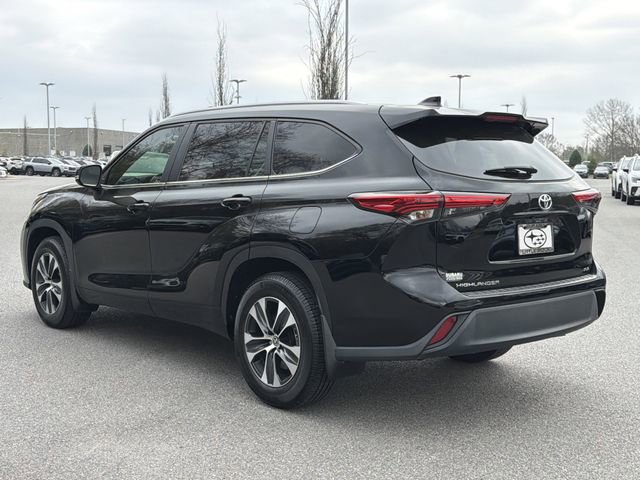 Used 2023 Toyota Highlander XLE image 9
