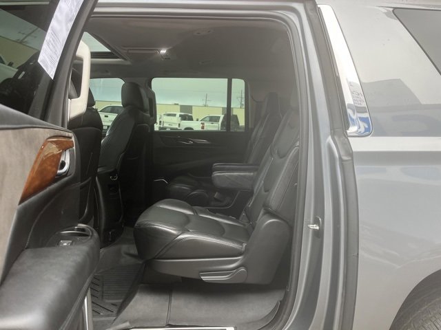 Used 2019 Cadillac Escalade ESV Luxury image 29