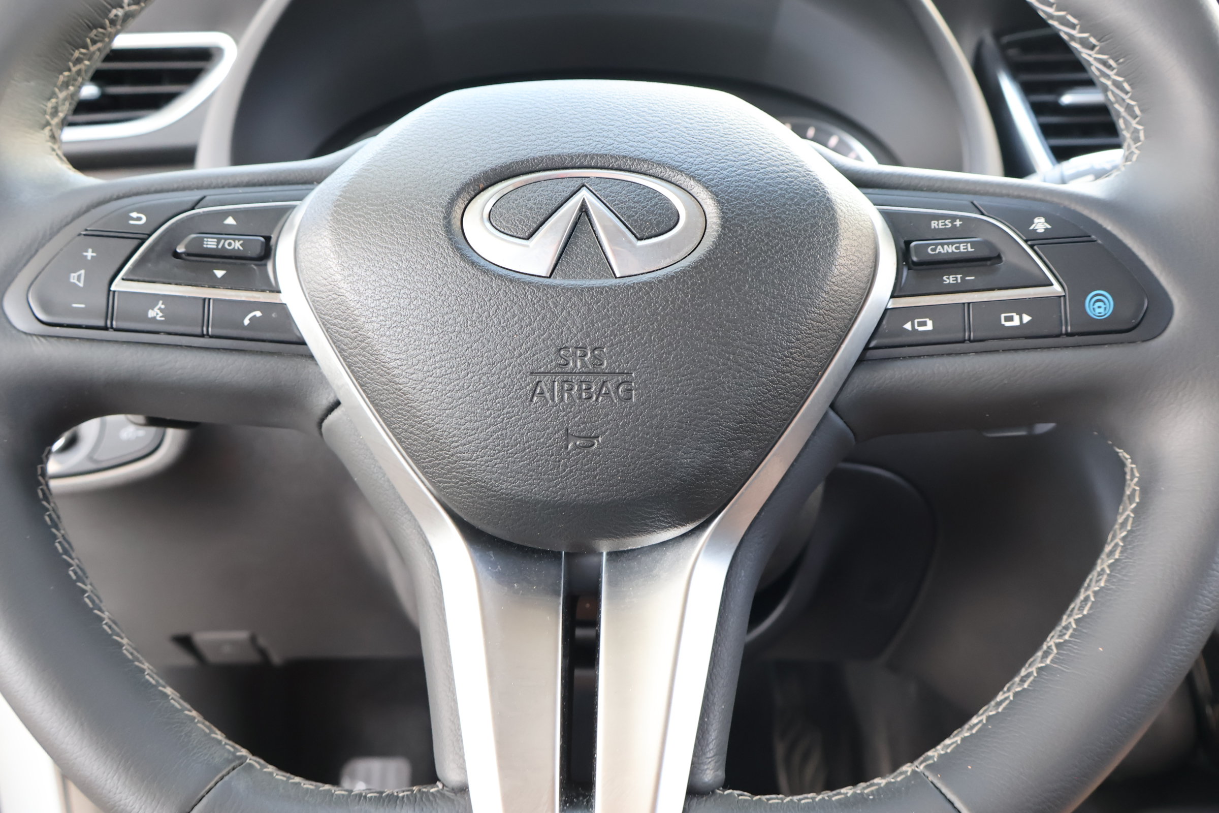 Certified 2023 INFINITI QX50 Luxe FWD image 26