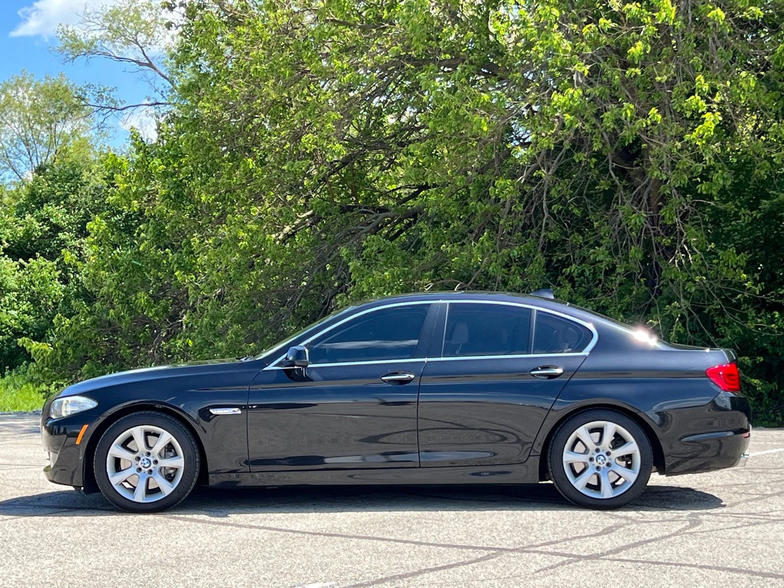 Used 2013 BMW 550i xDrive Sedan AWD/4WD image 8