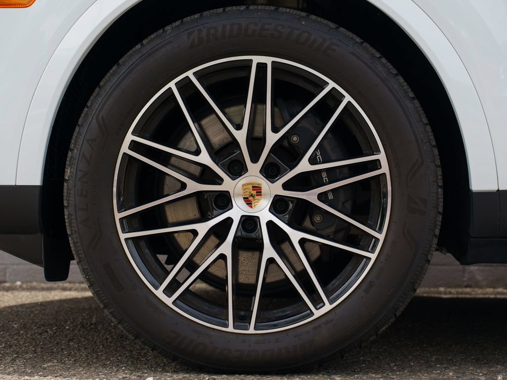 Certified 2026 Porsche Cayenne AWD/4WD image 12