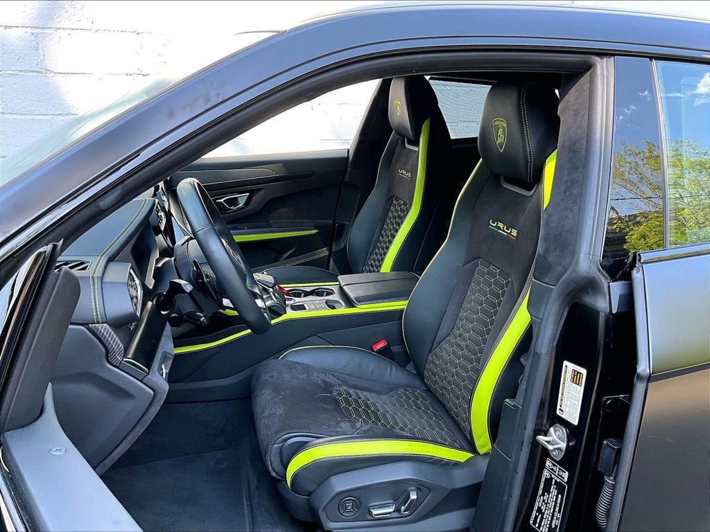 Used 2022 Lamborghini Urus AWD/4WD image 5