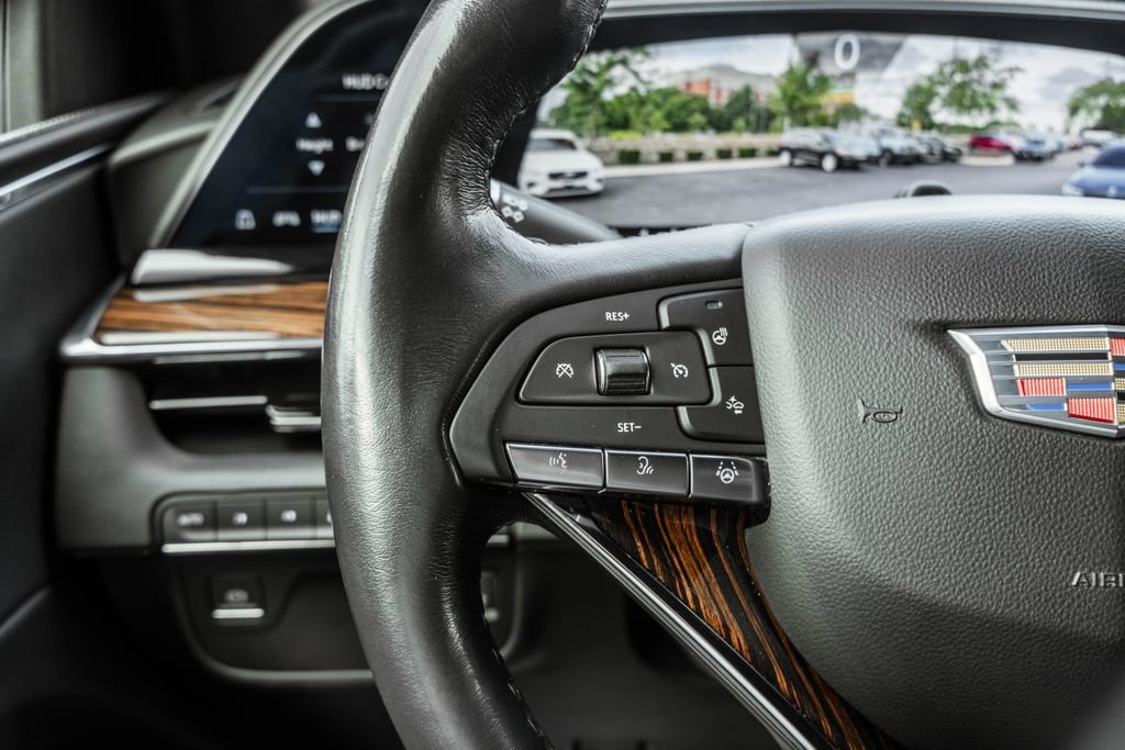Used 2023 Cadillac Escalade Premium Luxury AWD/4WD image 25