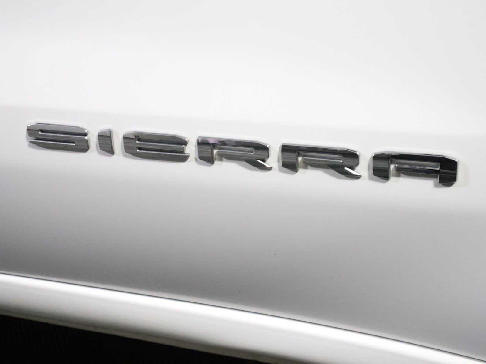 Used 2021 GMC Sierra 1500 SLT w/ Max Trailering Package image 5