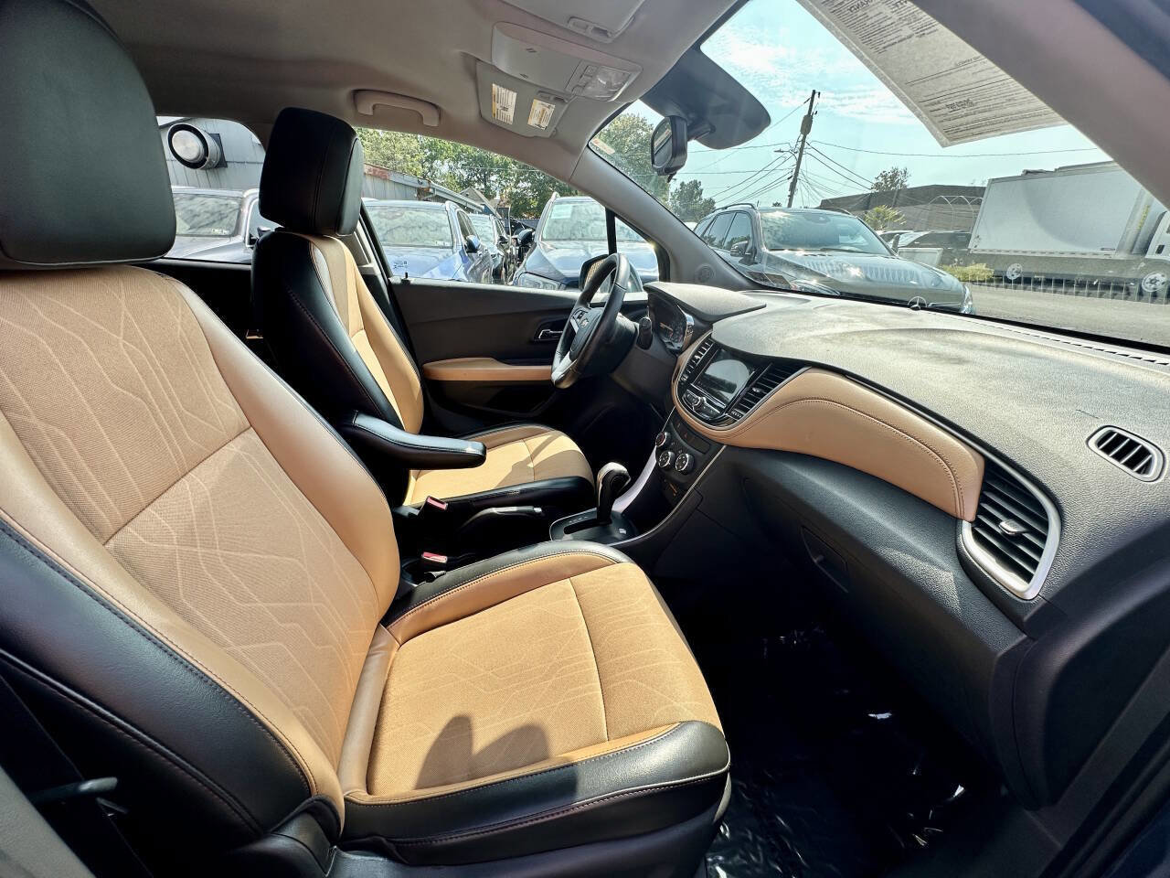 Used 2018 Chevrolet Trax LT w/ Driver Confidence Package image 16