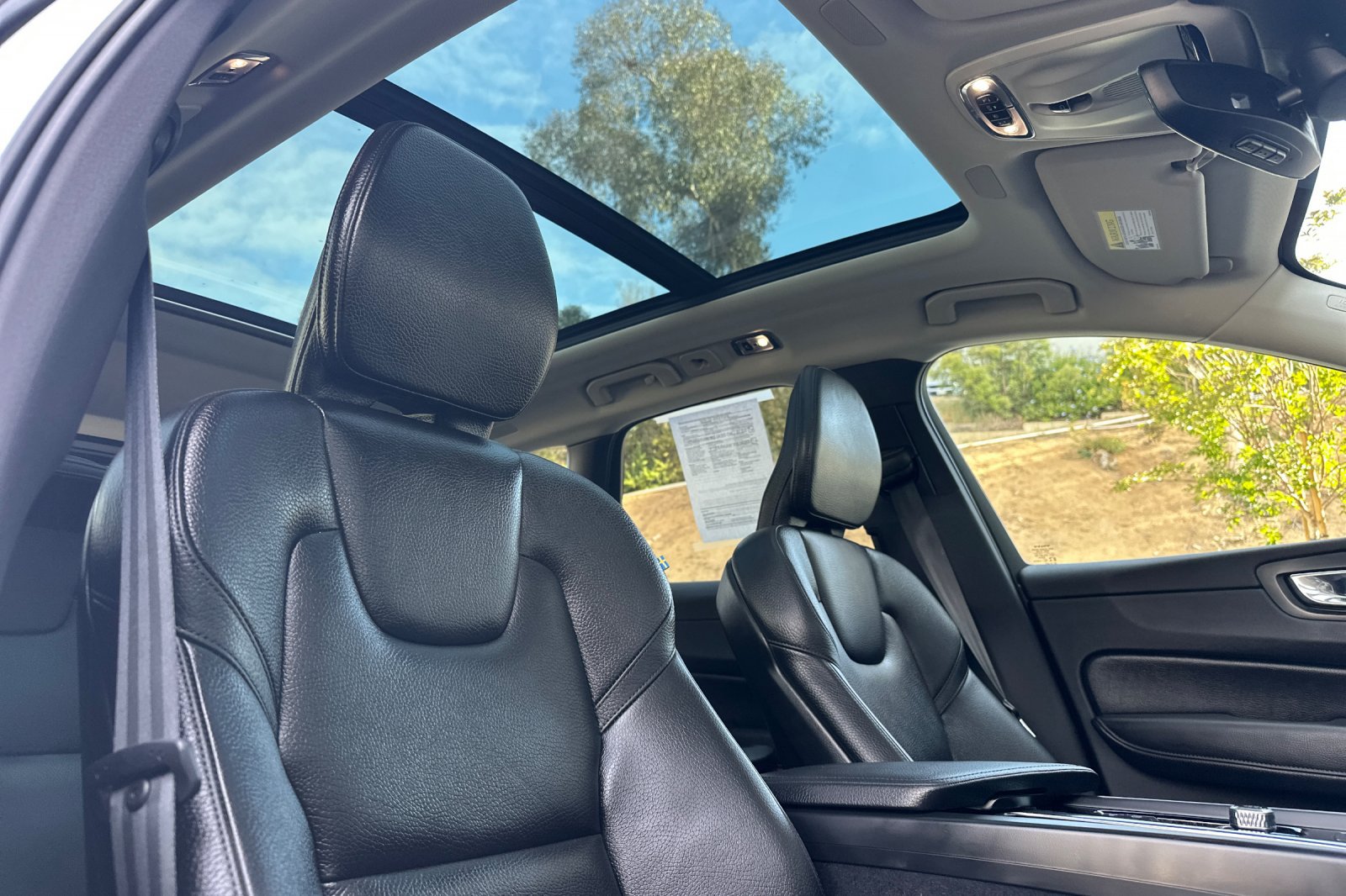 Used 2021 Volvo XC60 T8 Inscription Expression w/ Advanced Package AWD/4WD image 19