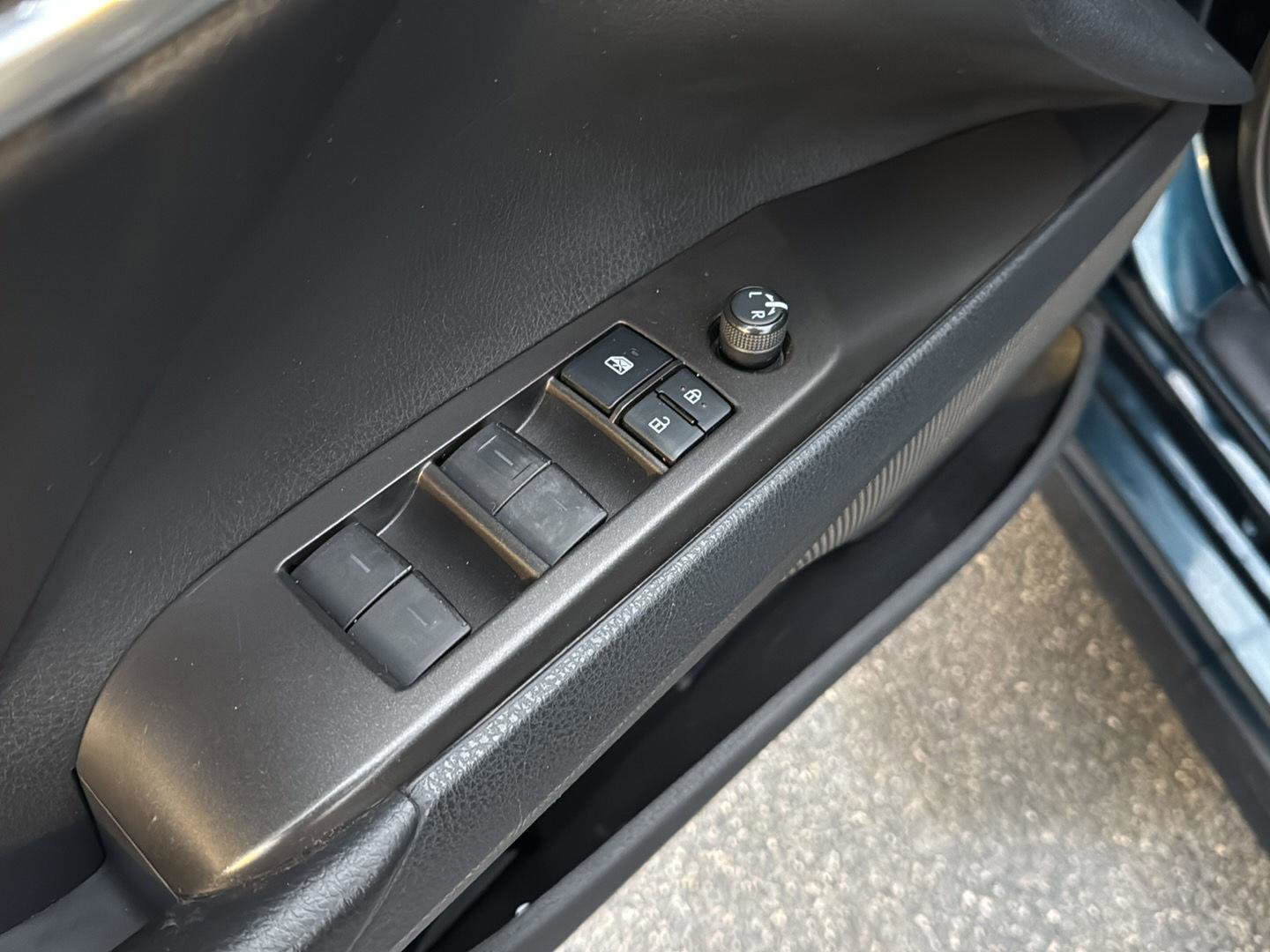 Certified 2021 Toyota Camry SE image 27