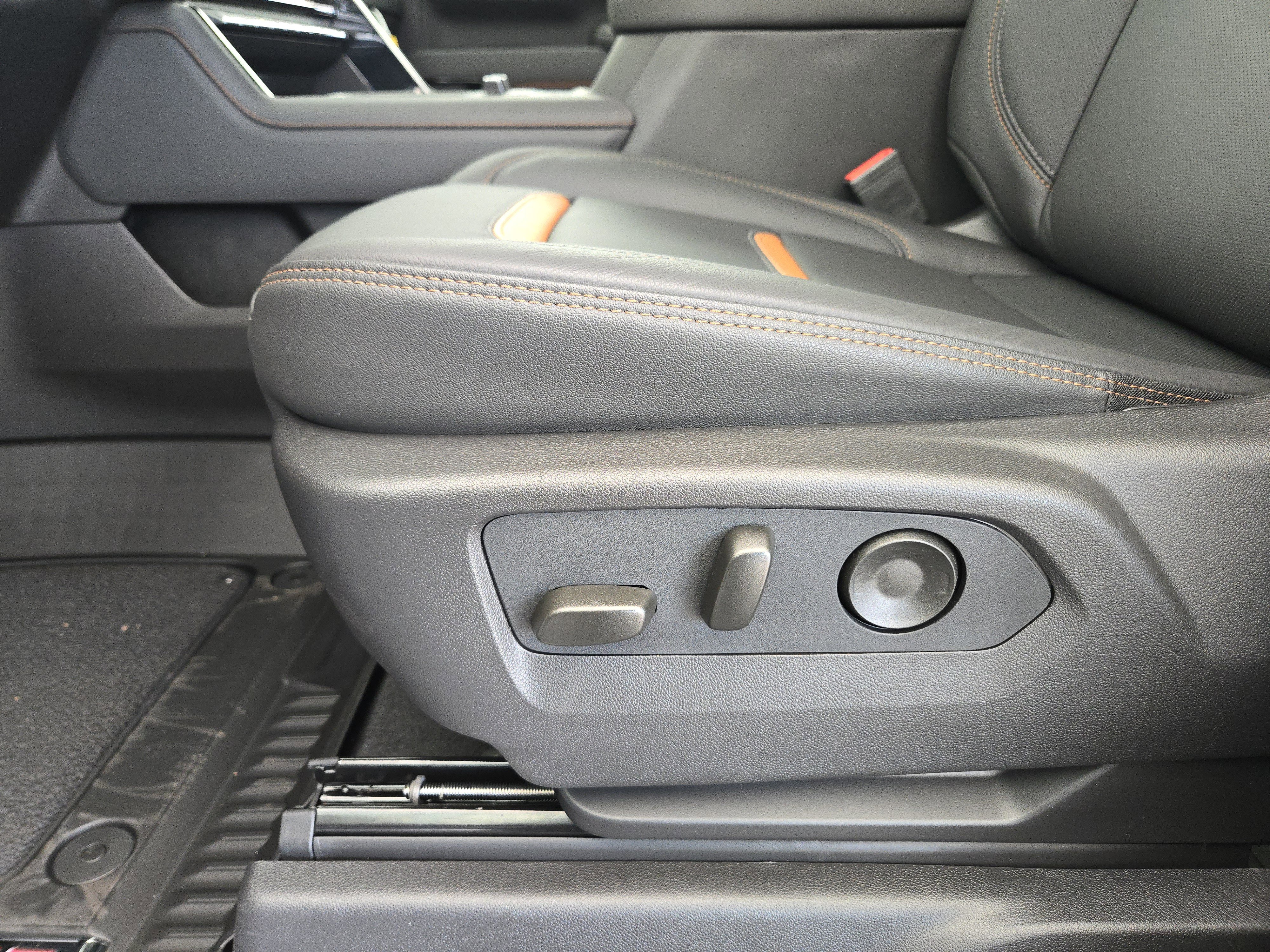 New 2026 GMC Sierra 2500 AT4 w/ AT4 Premium Plus Package image 19