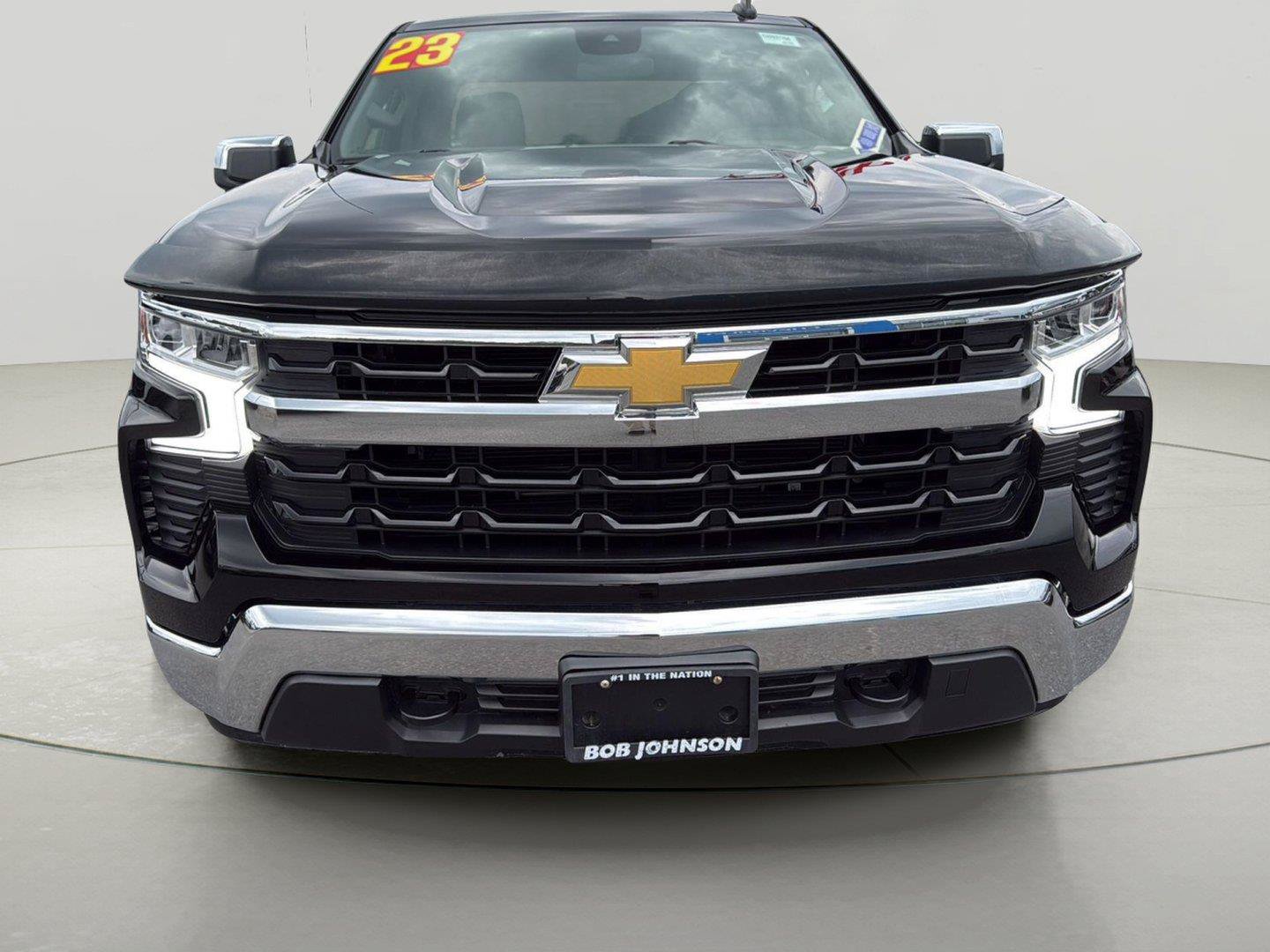Used 2023 Chevrolet Silverado 1500 LT AWD/4WD image 2
