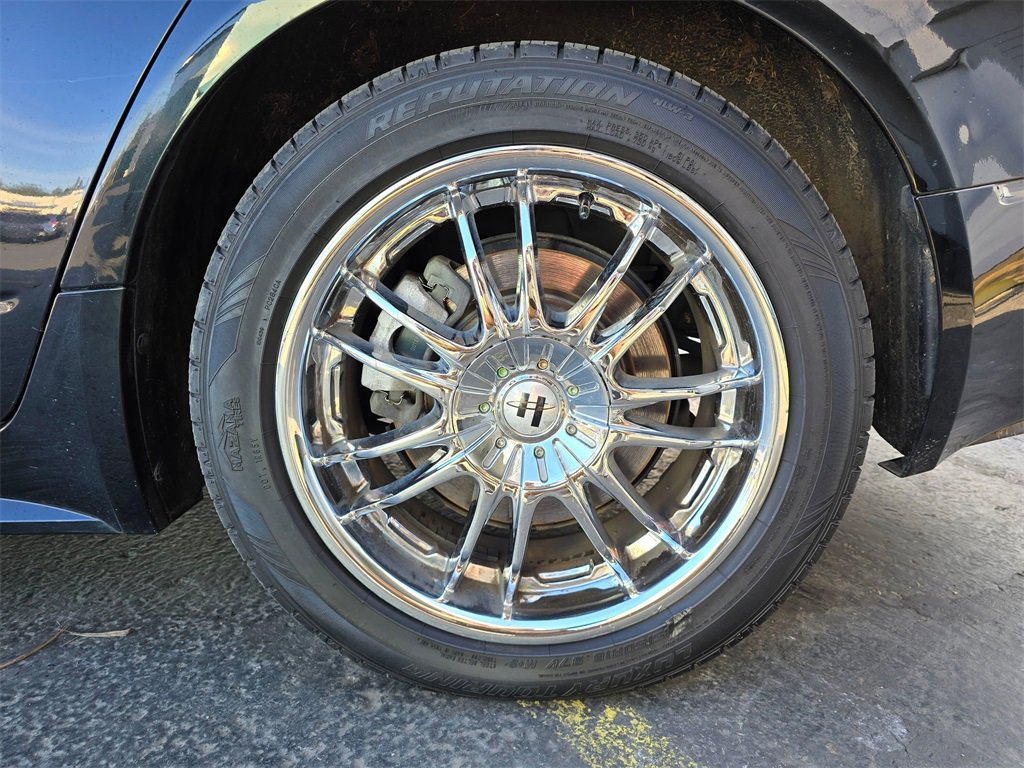 Used 2010 Cadillac CTS Premium image 30