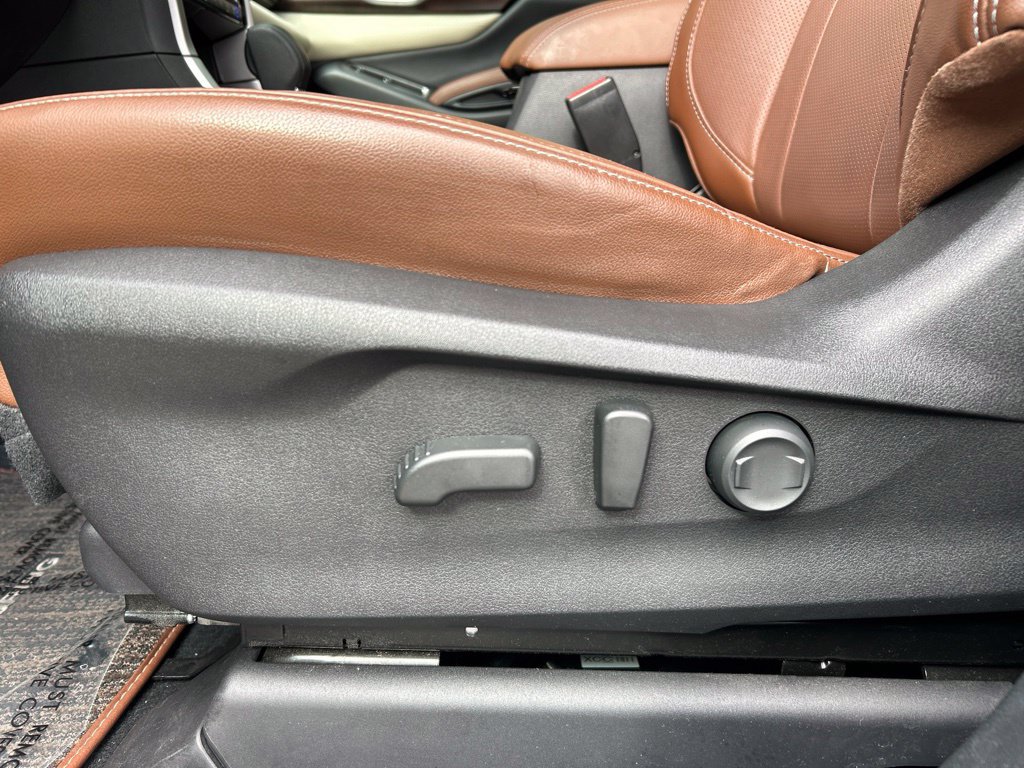 Used 2020 Subaru Ascent Touring AWD/4WD image 18
