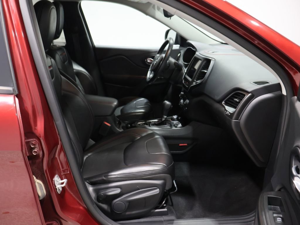 Used 2021 Jeep Cherokee Trailhawk image 23