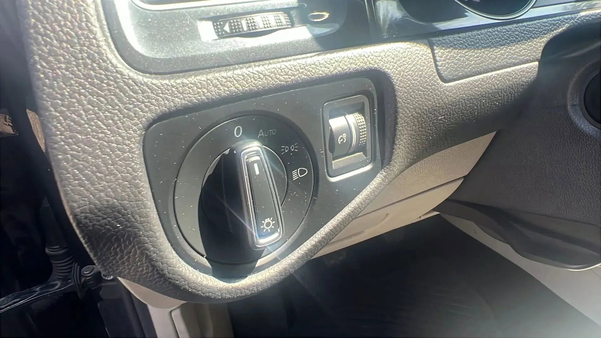 Used 2020 Volkswagen Golf 4-Door image 26