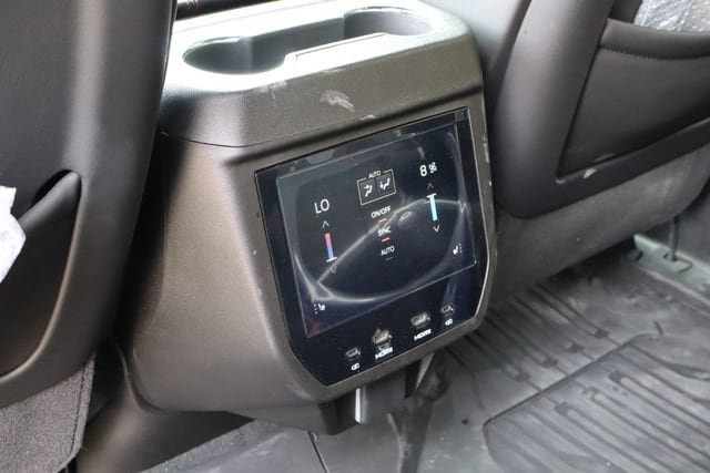 Used 2026 GMC Yukon AT4 Ultimate w/ LPO, Floor Liner Package AWD/4WD image 18