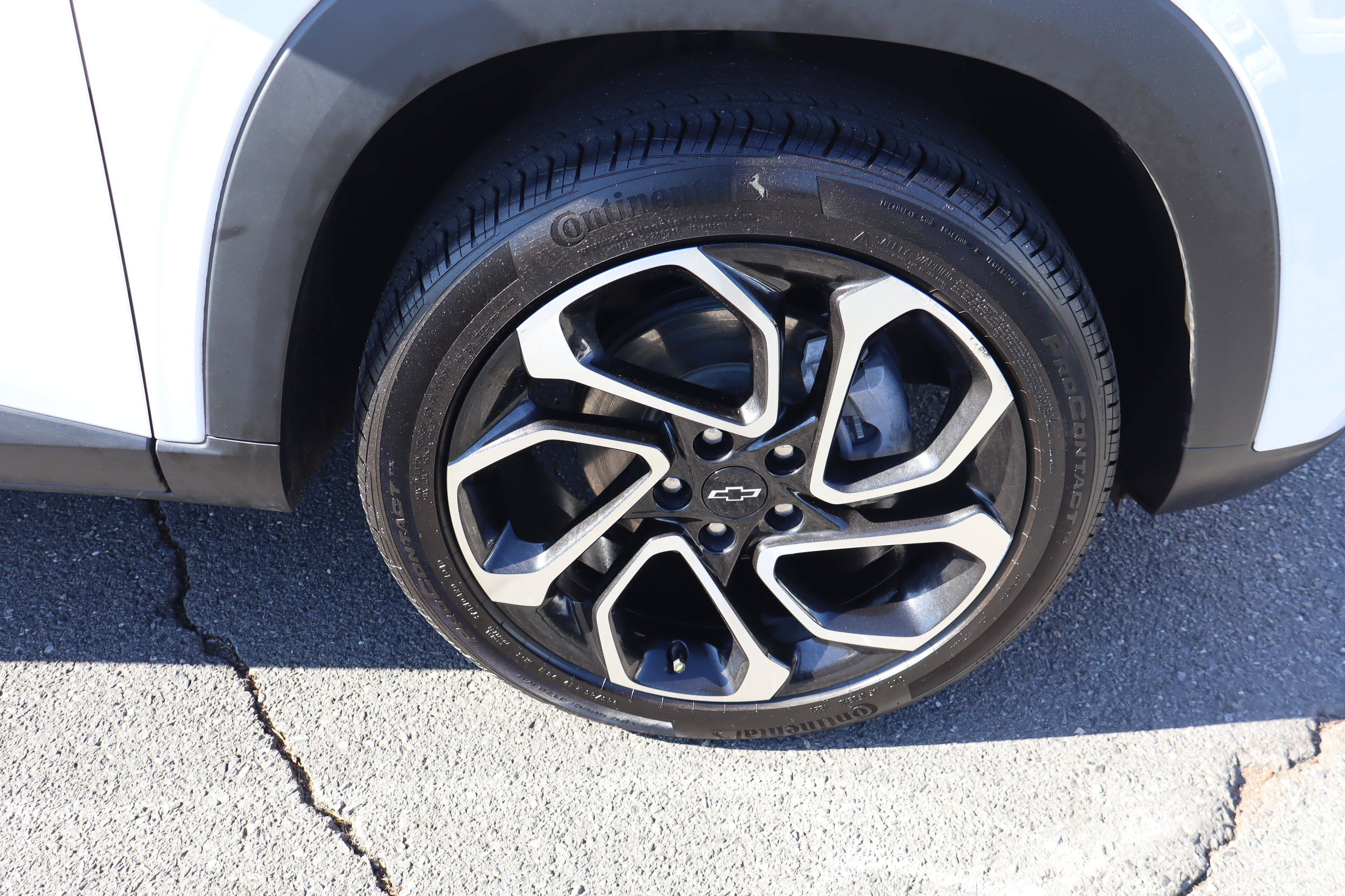 Certified 2024 Chevrolet Trax RS w/ Driver Confidence Package image 38