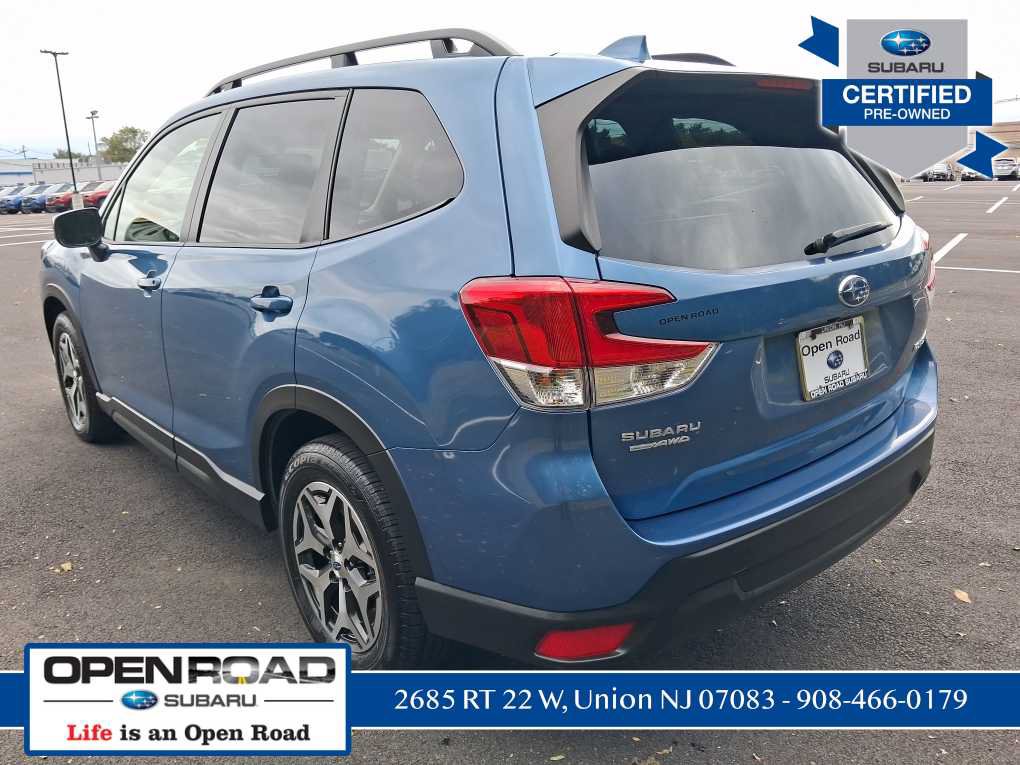 Certified 2023 Subaru Forester Premium AWD/4WD image 5