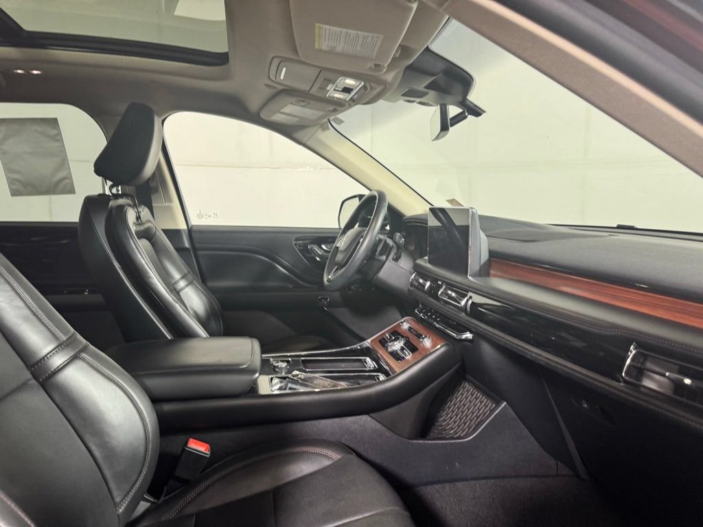 Certified 2022 Lincoln Aviator Reserve w/ Elements Package Plus AWD/4WD image 9