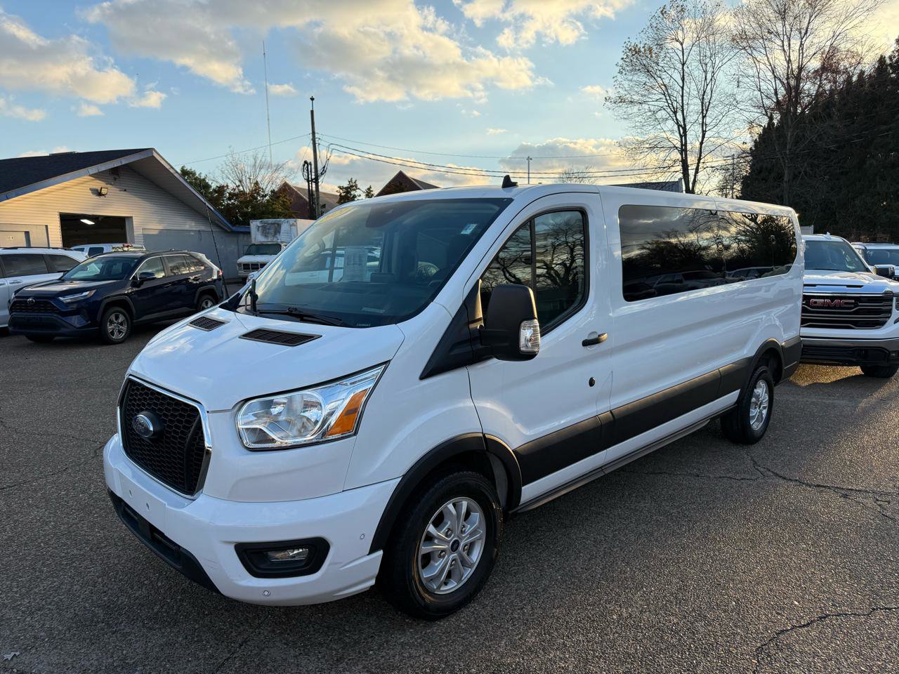 Used 2021 Ford Transit 350 XLT RWD image 3