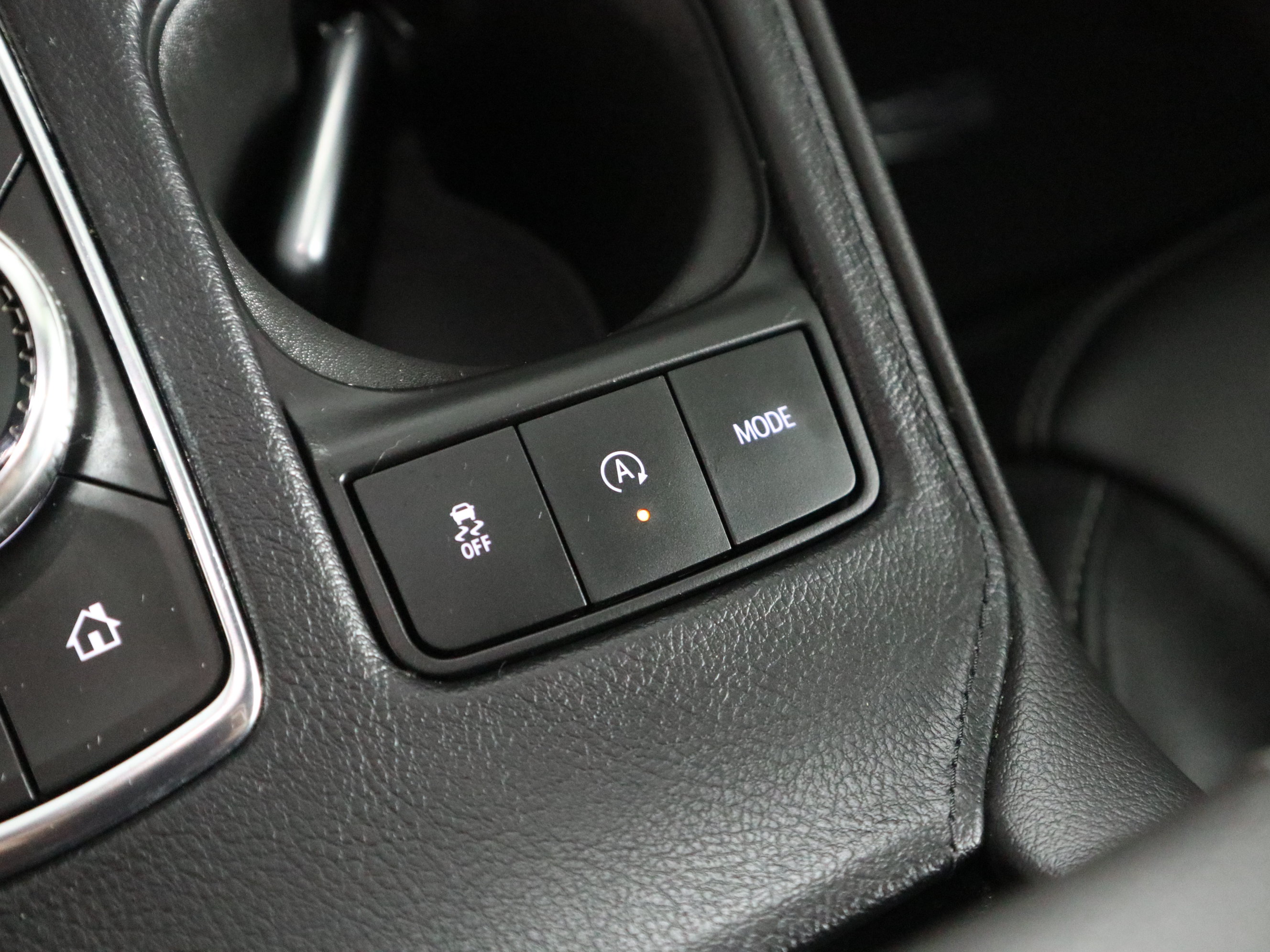 Used 2023 Cadillac XT4 Luxury w/ Cold Weather Package FWD image 30