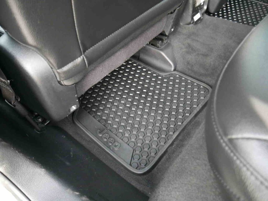 Used 2018 Jeep Compass Trailhawk w/ Leather Interior Group image 17