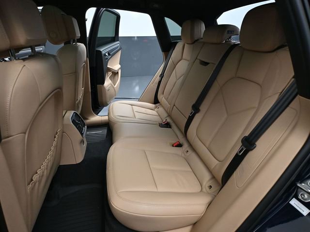 Used 2022 Porsche Macan Base image 43