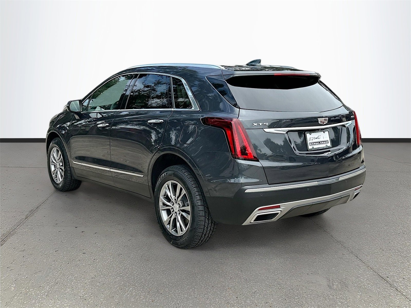 Used 2022 Cadillac XT5 Premium Luxury w/ Technology Package image 5
